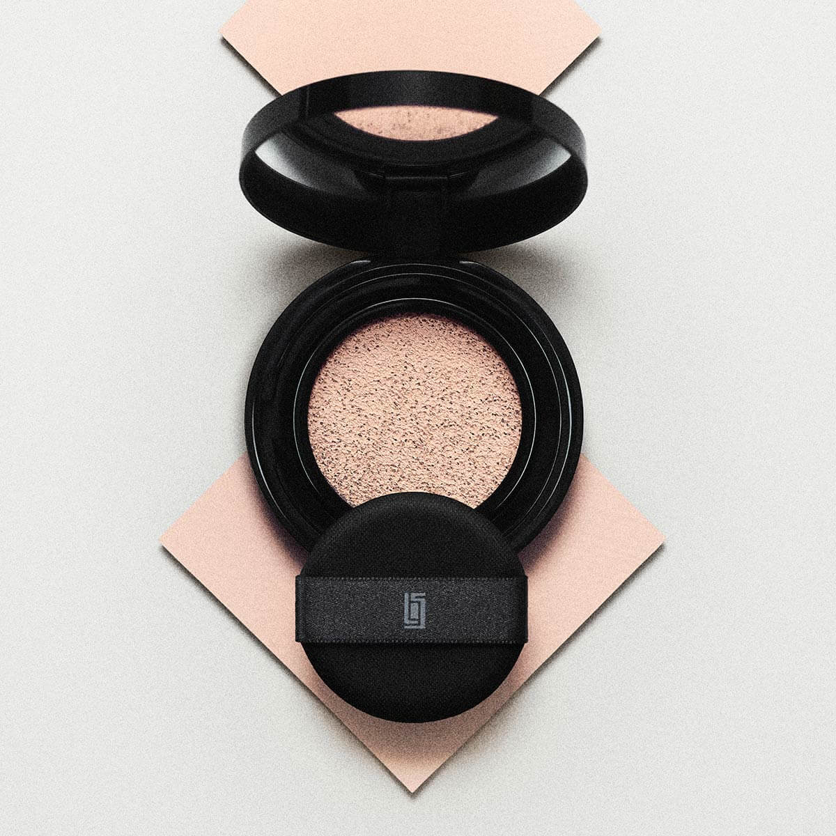 Spectral cushion foundation | Serge Lutens